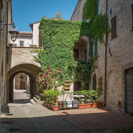 Appartamenti Turistici Vicolo S. Chiara Sassoferrato 外观 照片
