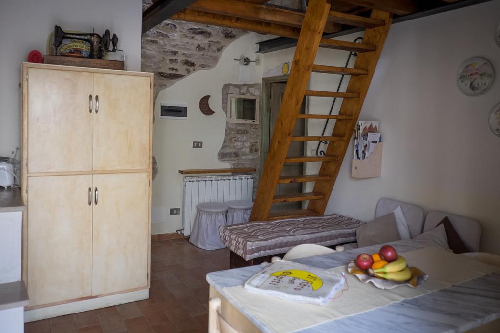 Appartamenti Turistici Vicolo S. Chiara Sassoferrato 外观 照片