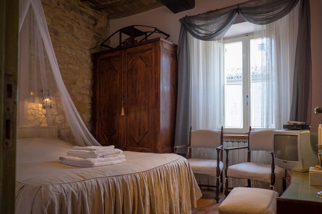 Appartamenti Turistici Vicolo S. Chiara Sassoferrato 外观 照片