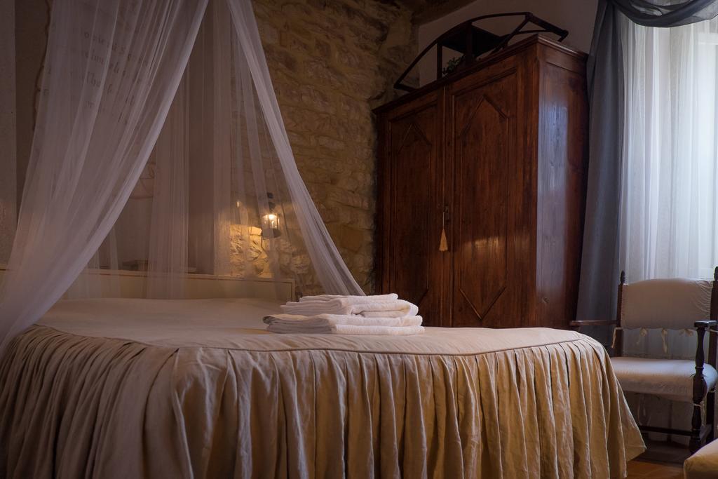 Appartamenti Turistici Vicolo S. Chiara Sassoferrato 外观 照片