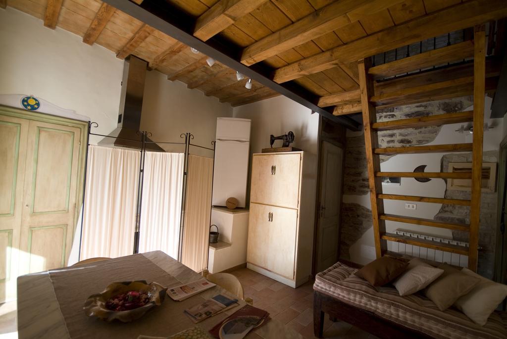 Appartamenti Turistici Vicolo S. Chiara Sassoferrato 外观 照片