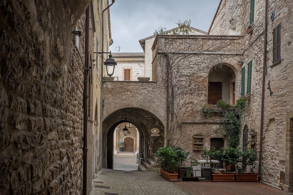 Appartamenti Turistici Vicolo S. Chiara Sassoferrato 外观 照片
