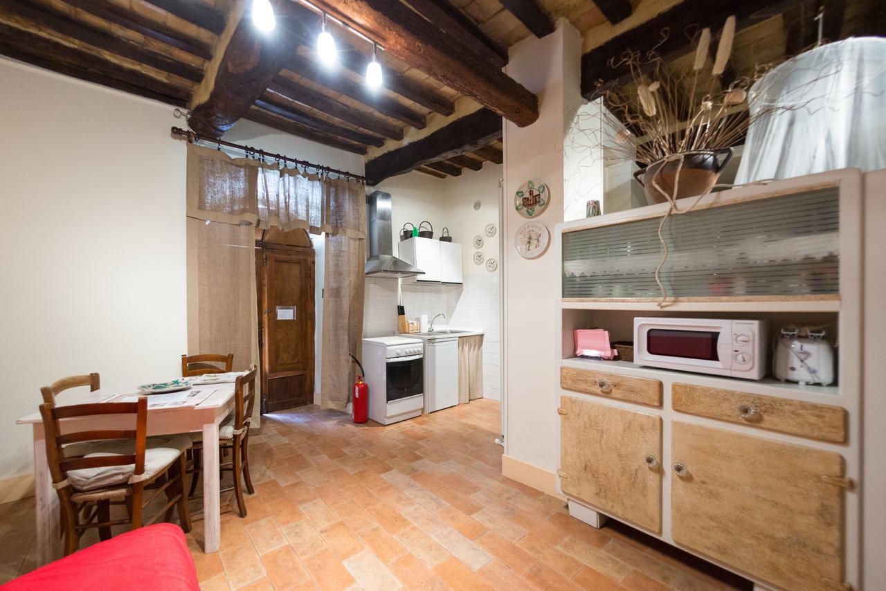 Appartamenti Turistici Vicolo S. Chiara Sassoferrato 外观 照片