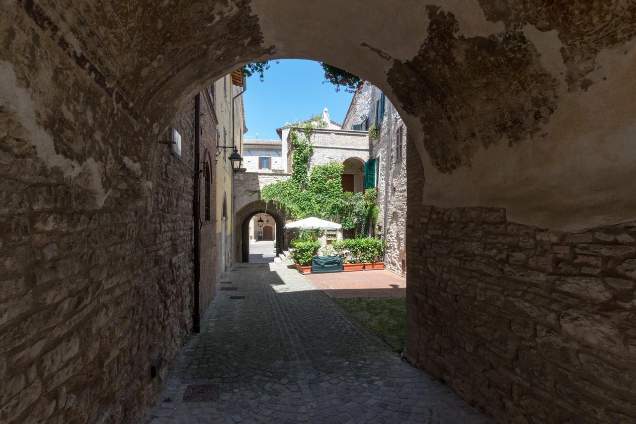 Appartamenti Turistici Vicolo S. Chiara Sassoferrato 外观 照片